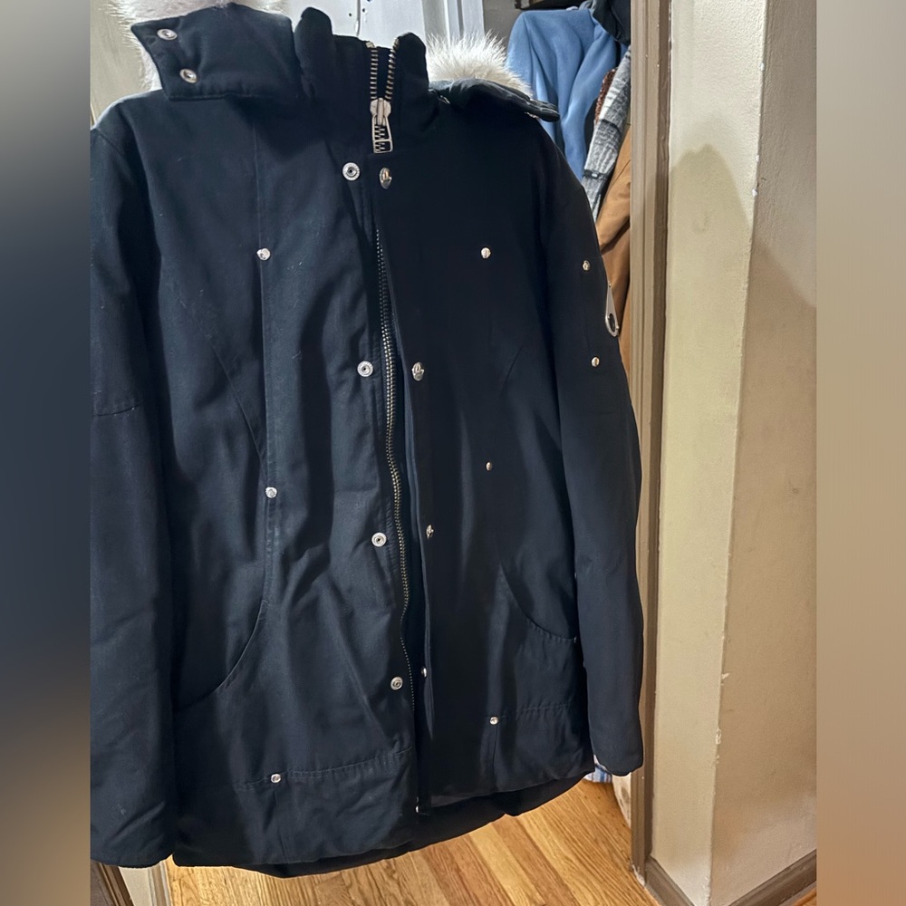 Moose knuckles kids size Large medium not worn a couple times. Unisex